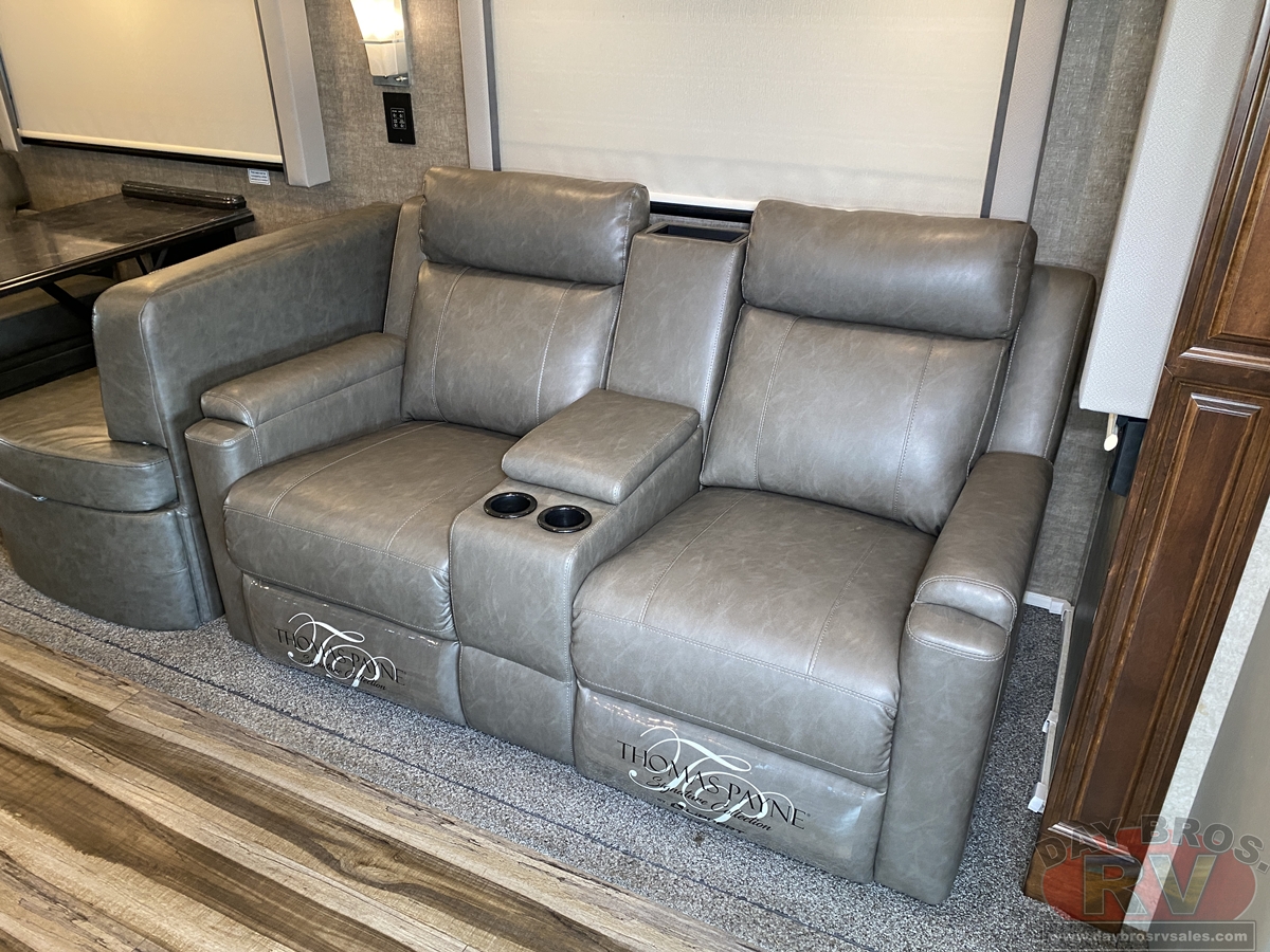 2022 Renegade Verona Motorhome
