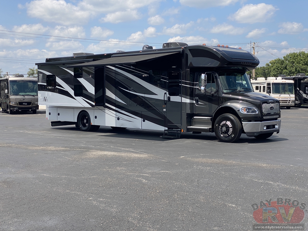 2022 Renegade Verona Motorhome