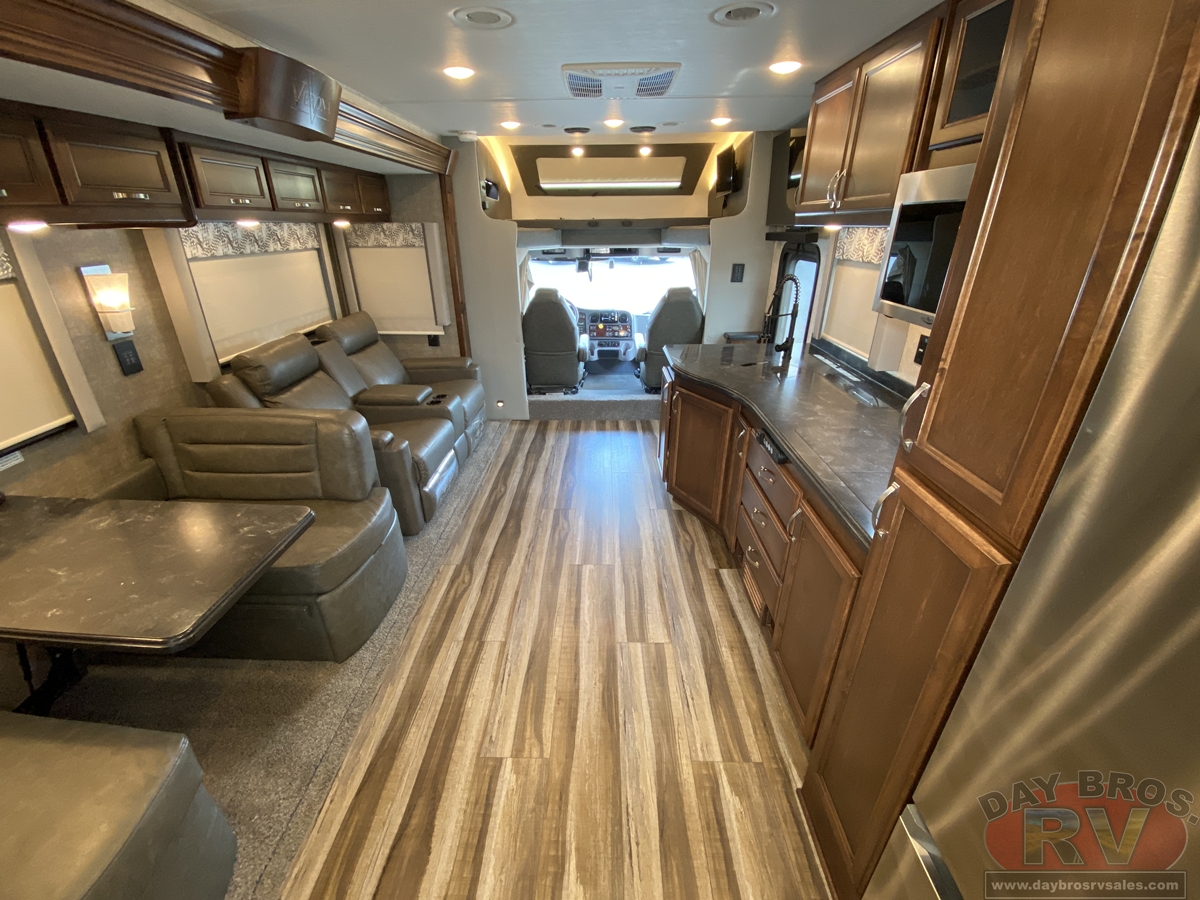 2022 Renegade Verona Motorhome