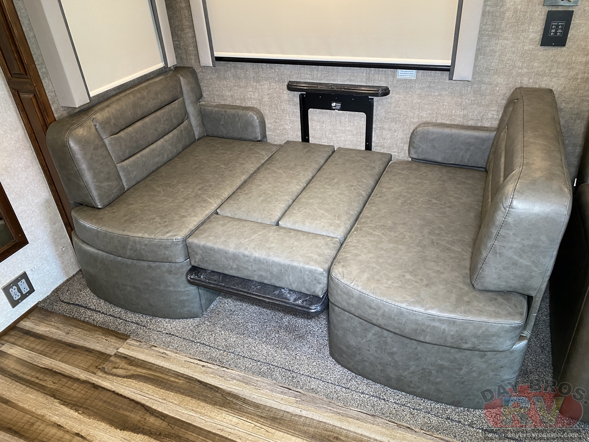 2022 Renegade Verona Motorhome