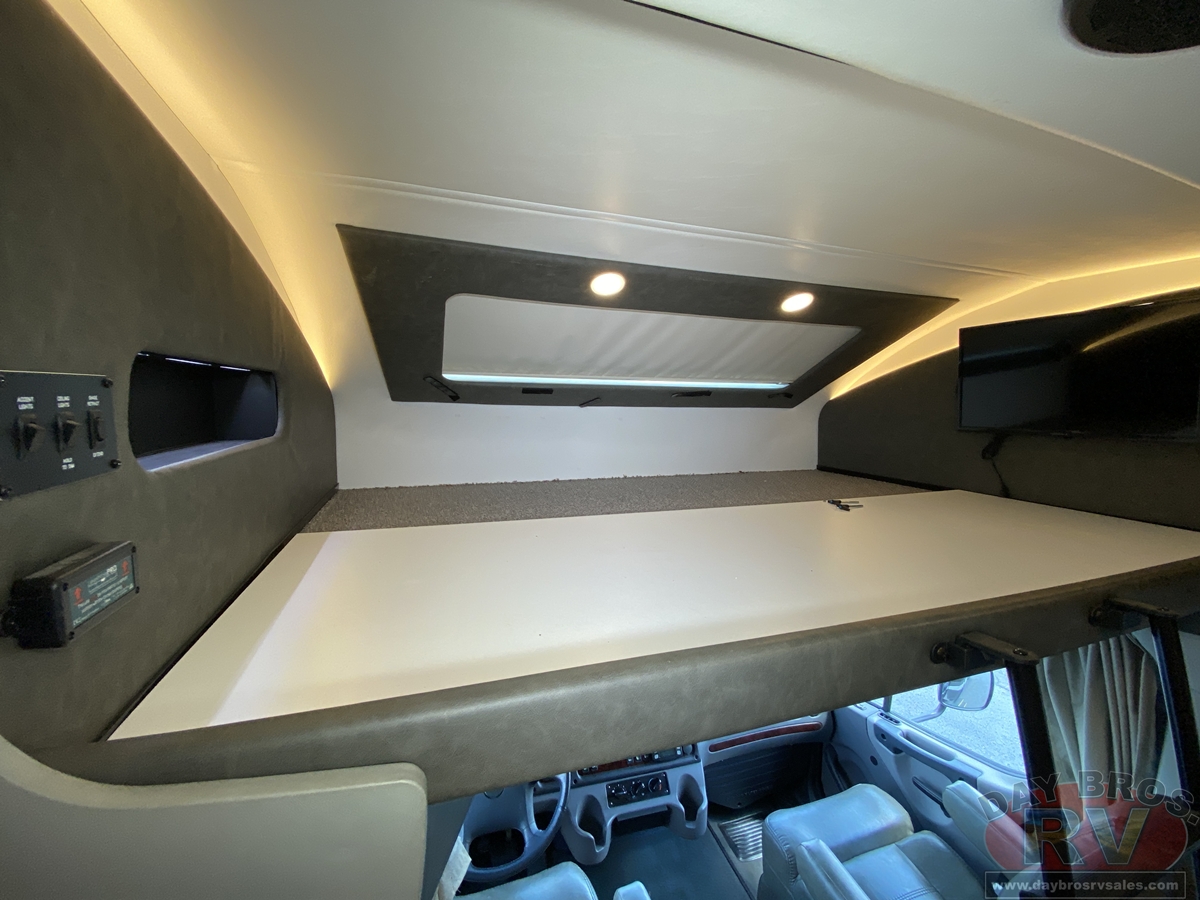2022 Renegade Verona Motorhome