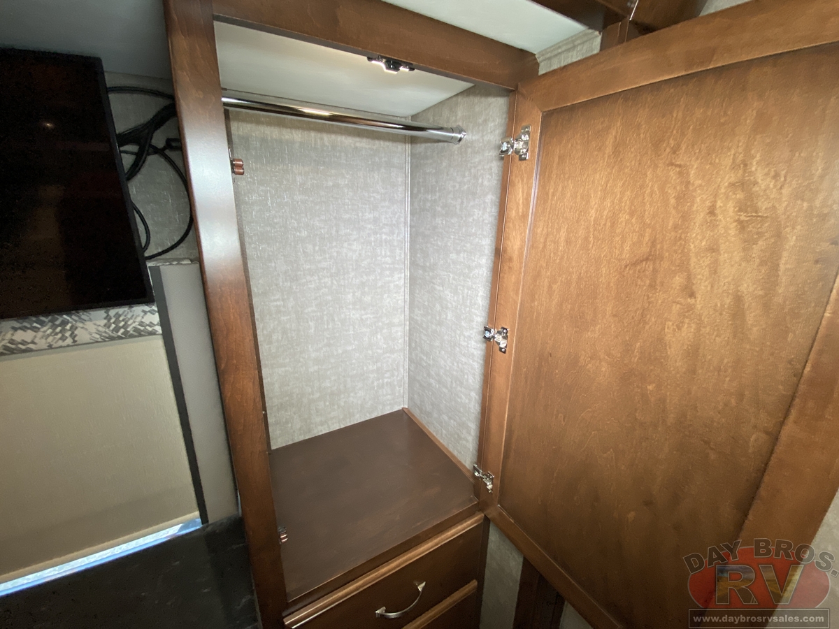 2022 Renegade Verona Motorhome