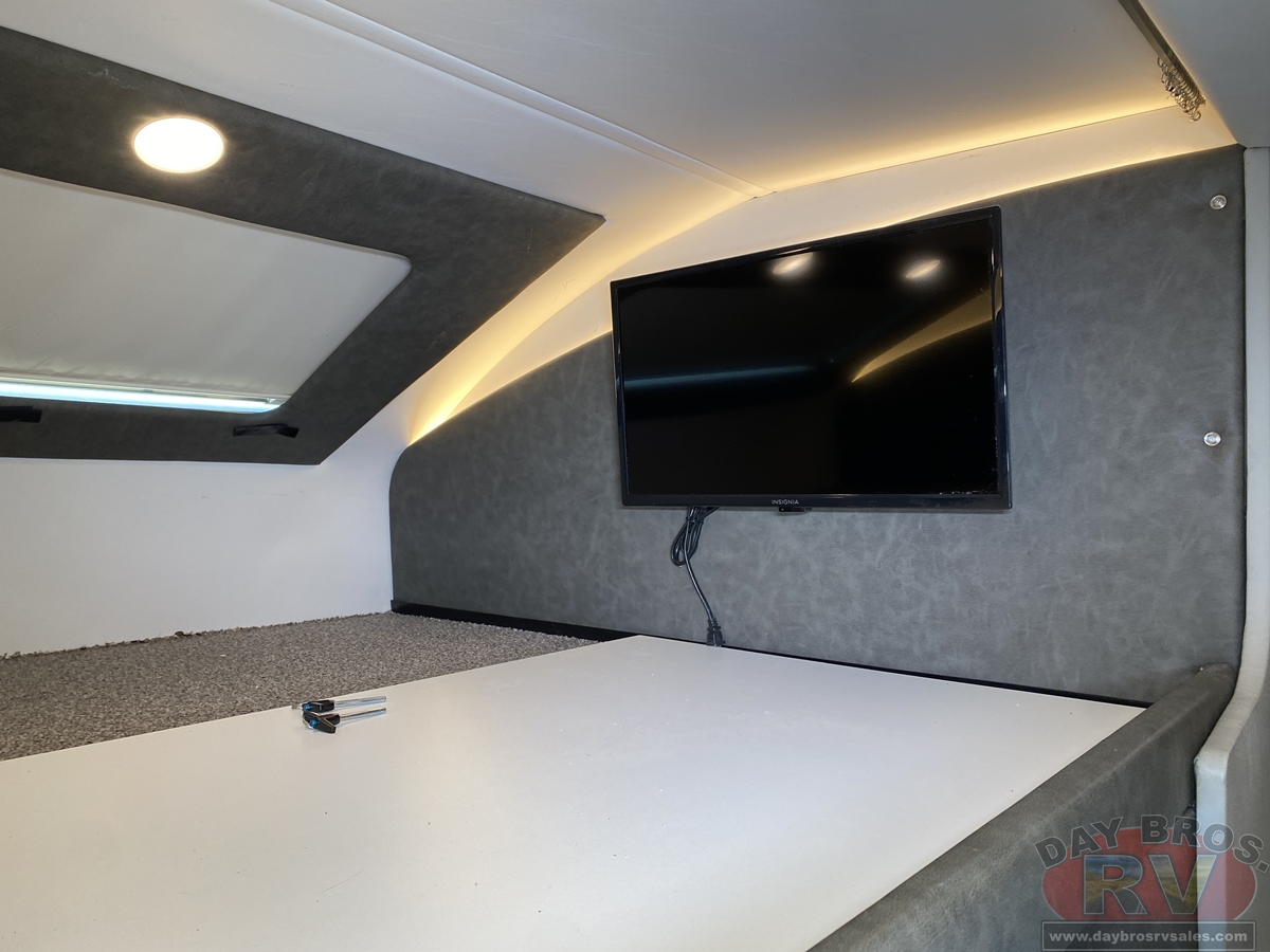 2022 Renegade Verona Motorhome