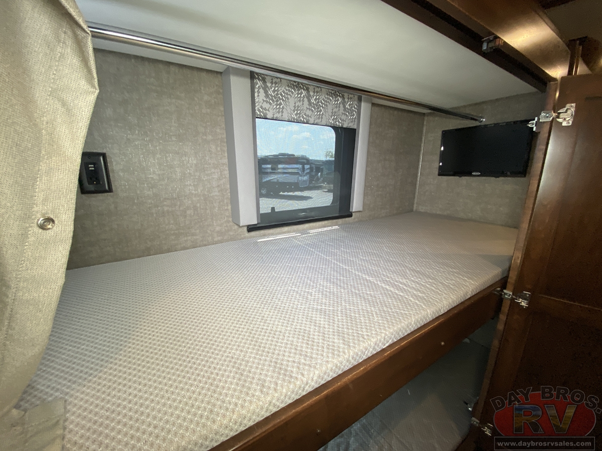 2022 Renegade Verona Motorhome