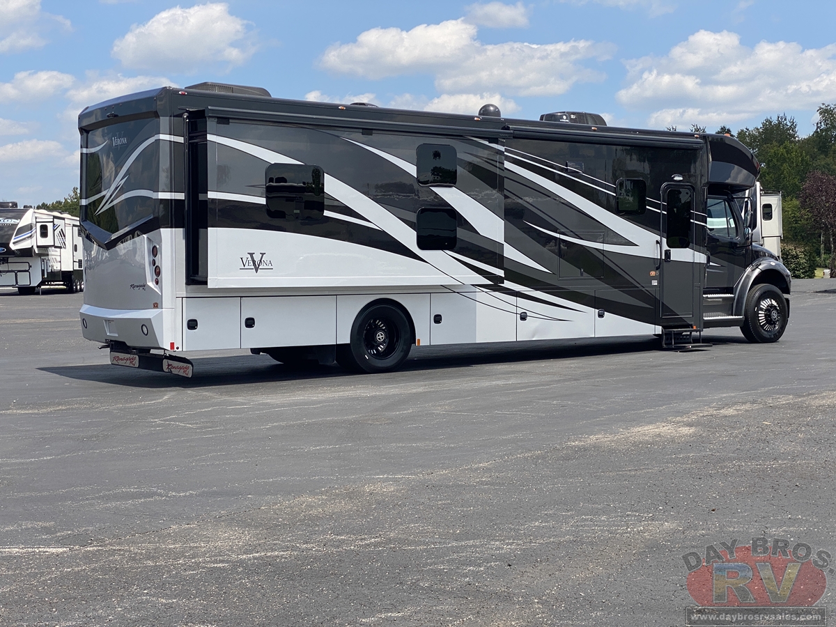 2022 Renegade Verona Motorhome