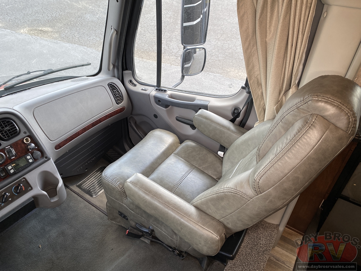 2022 Renegade Verona Motorhome
