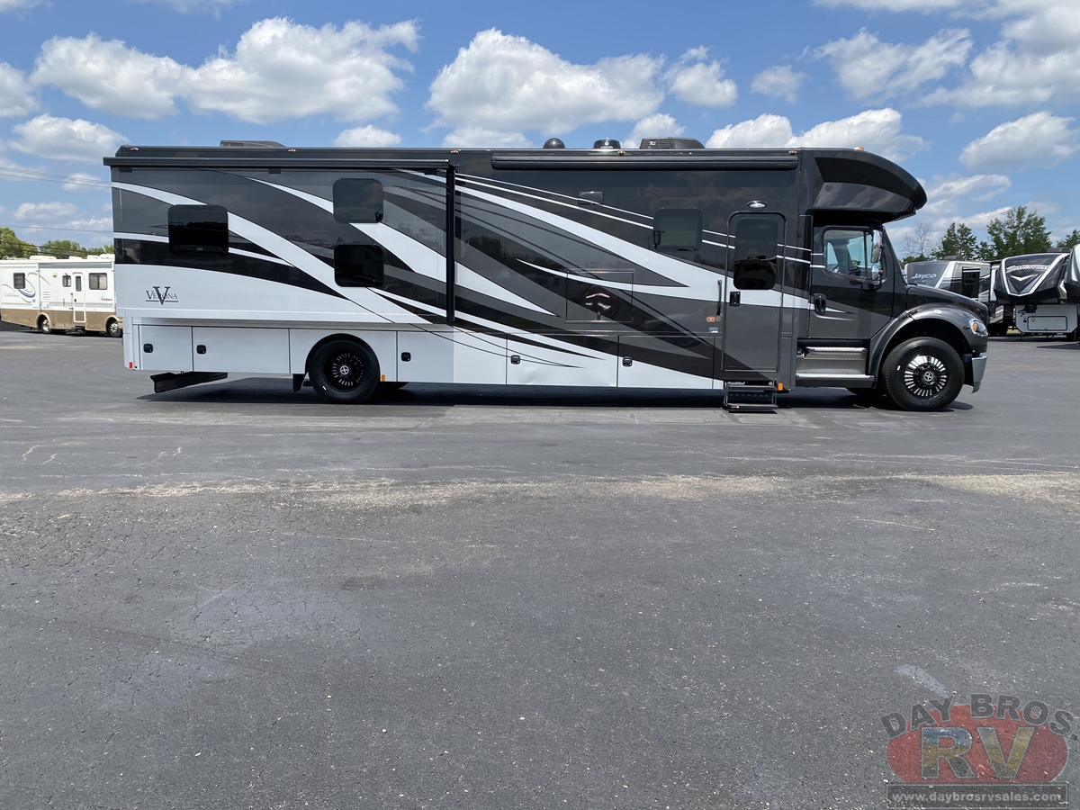2022 Renegade Verona Motorhome