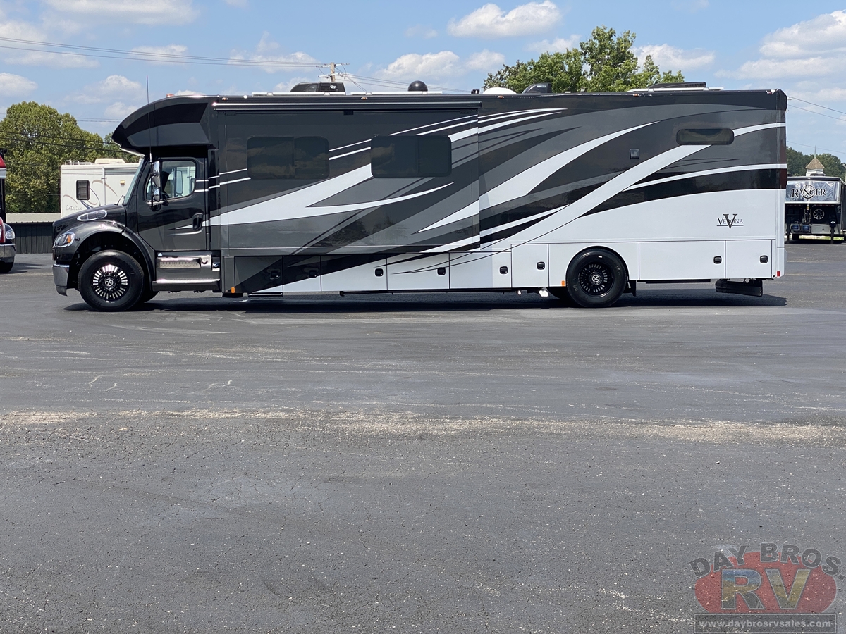 2022 Renegade Verona Motorhome