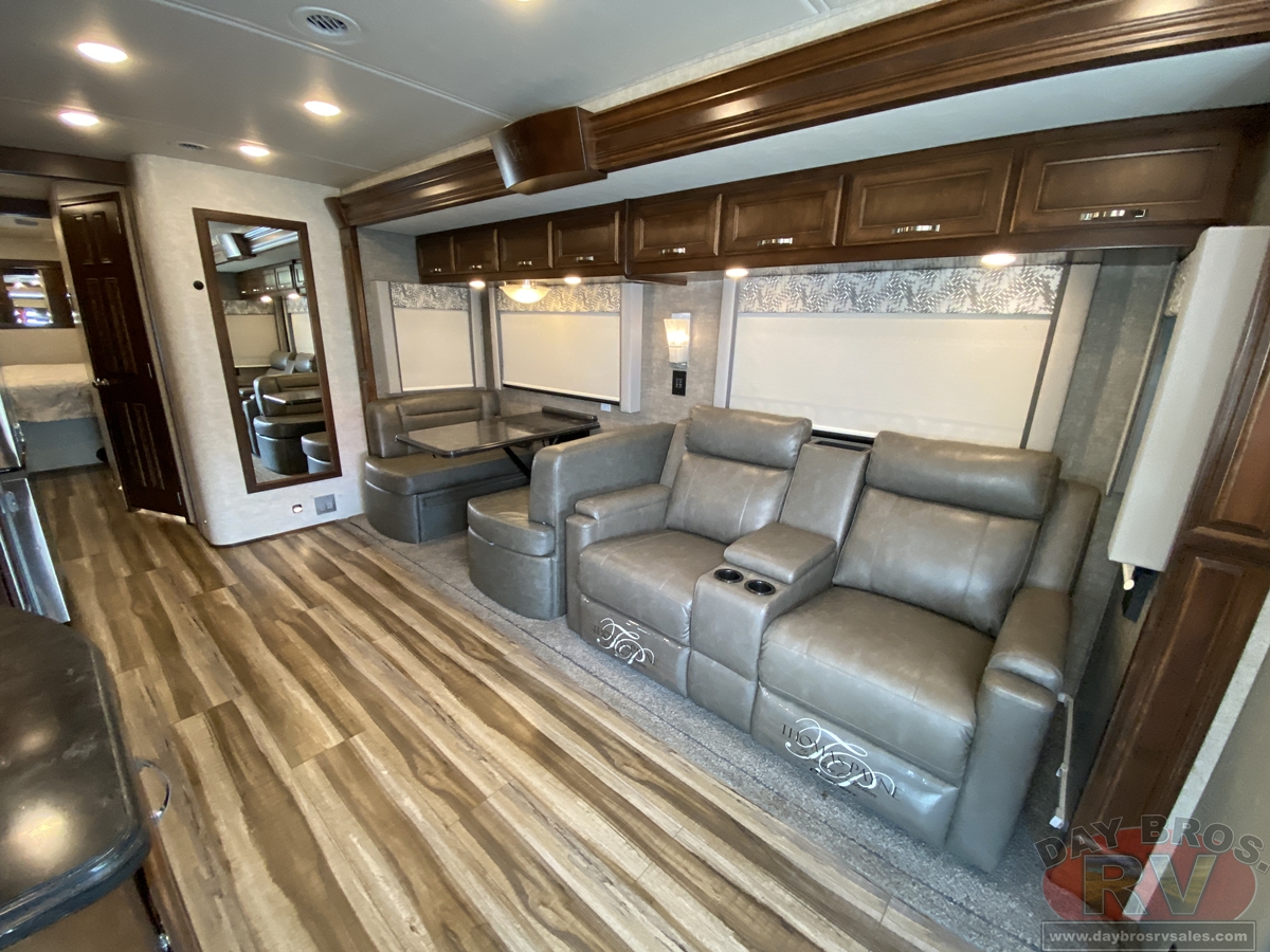 2022 Renegade Verona Motorhome