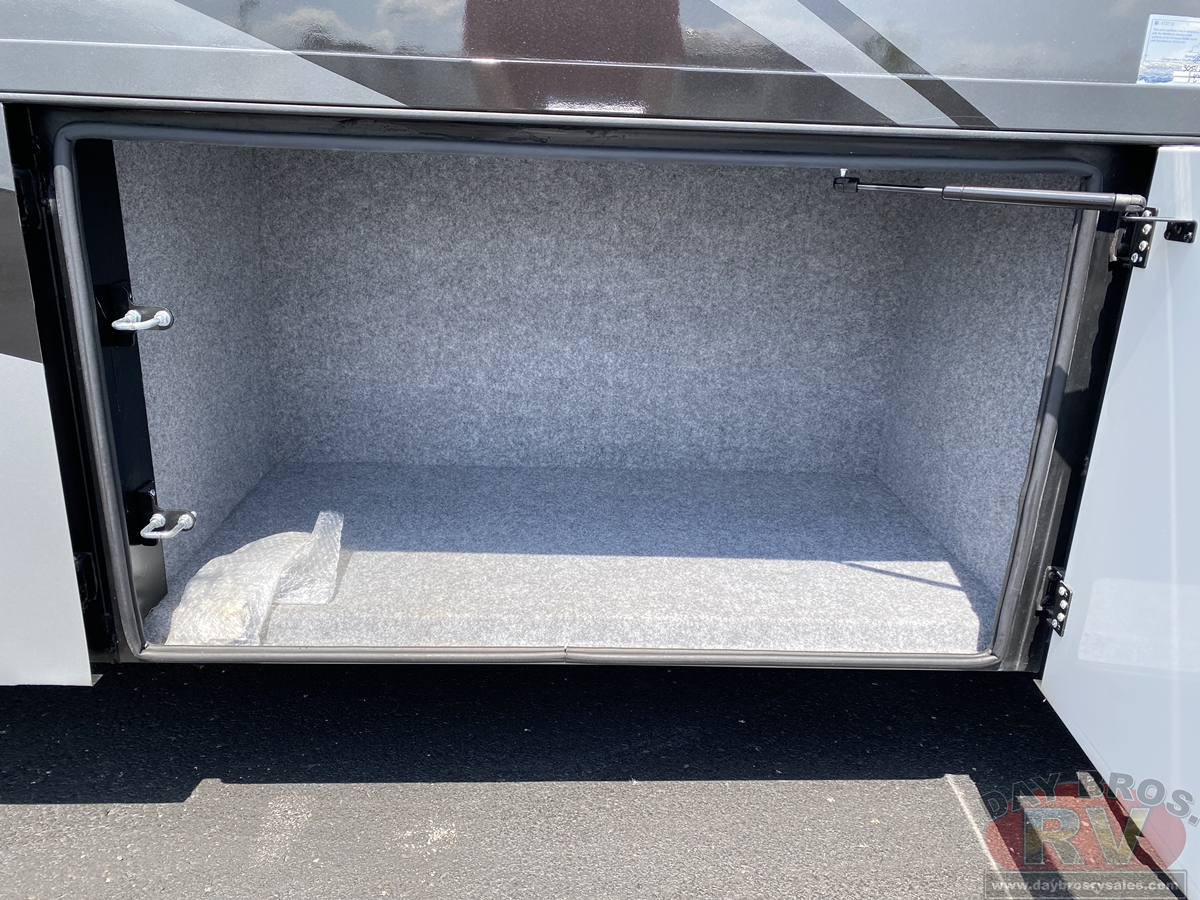 2022 Renegade Verona Motorhome
