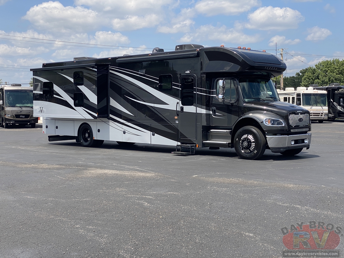 2022 Renegade Verona Motorhome
