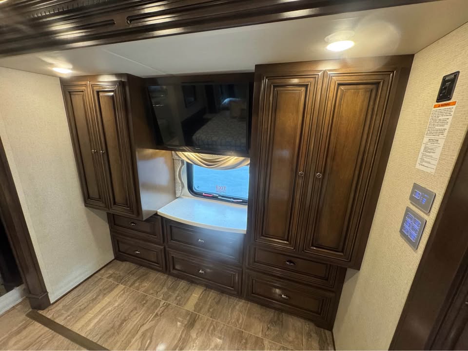 2018 Newmar Dutch Star Motorhome