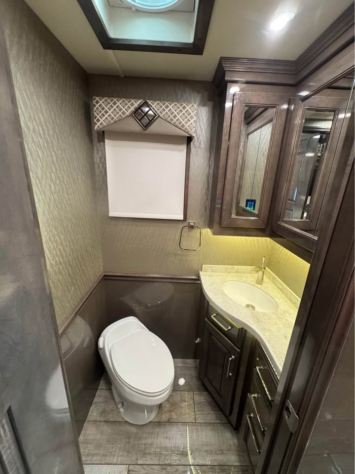 2020 Entegra Coach Anthem Motorhome