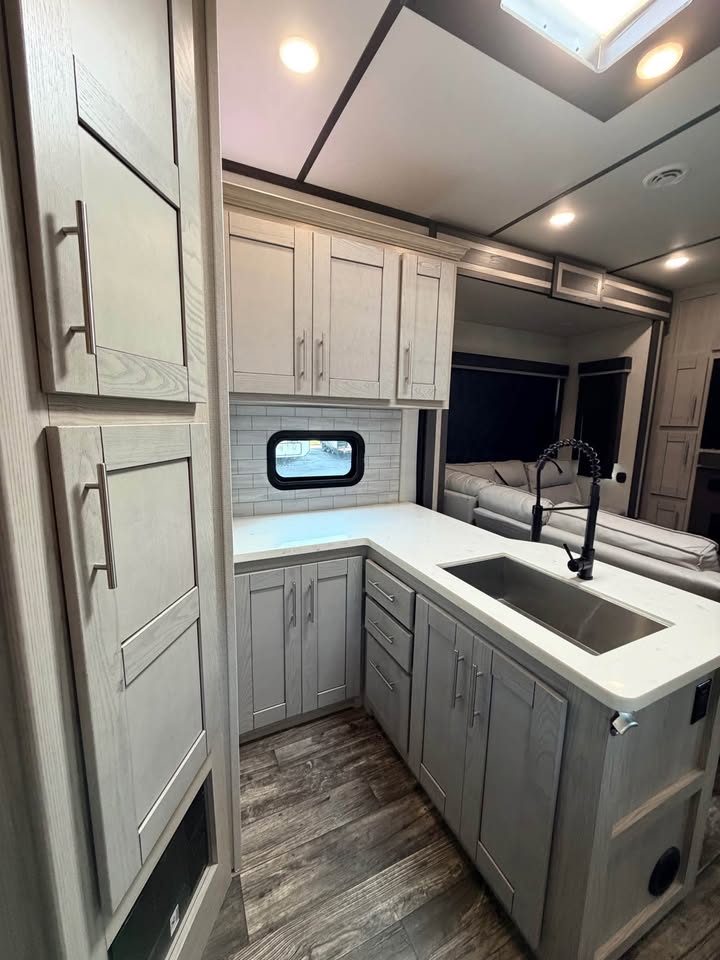 2021 Keystone RV Fuzion 430 Fifth Wheel