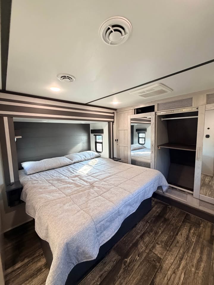 2021 Keystone RV Fuzion 430 Fifth Wheel