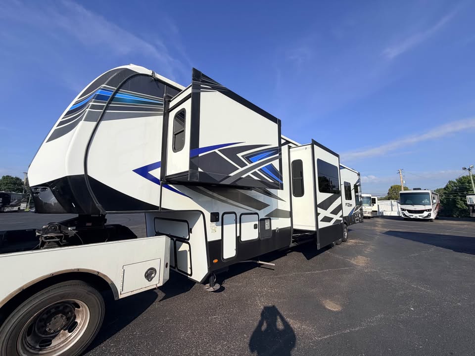 2021 Keystone RV Fuzion 430 Fifth Wheel