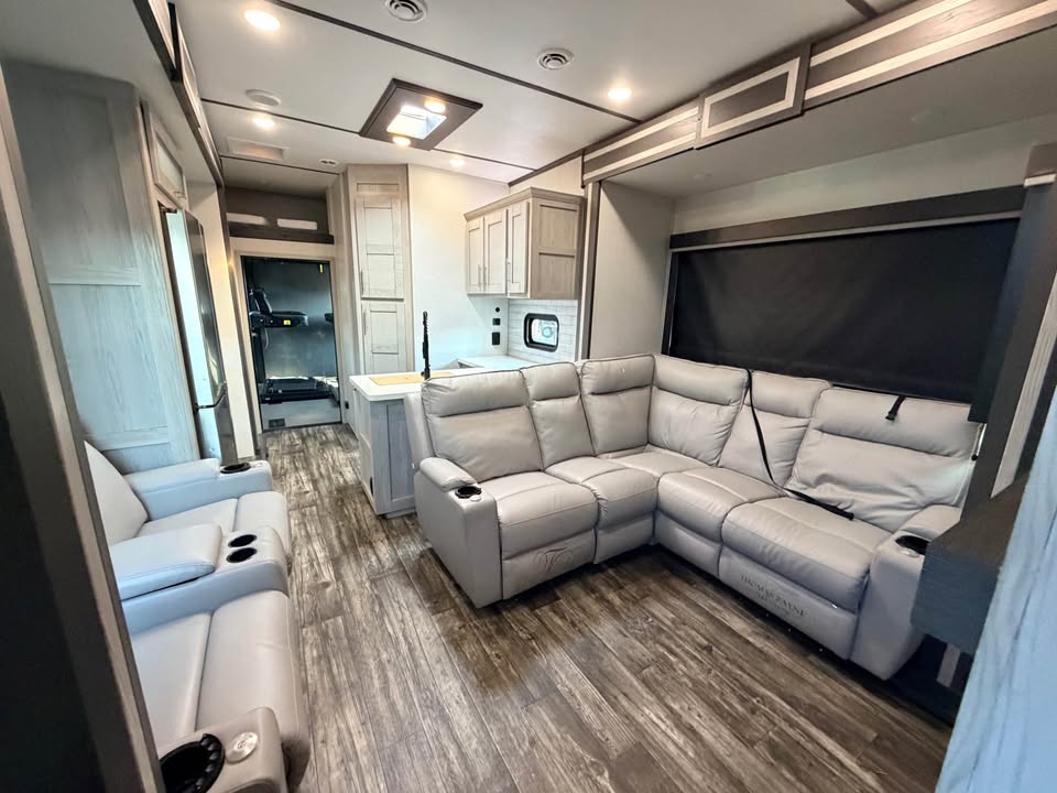 2021 Keystone RV Fuzion 430 Fifth Wheel