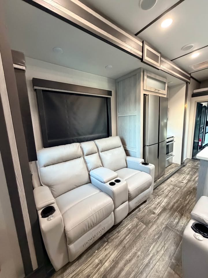 2021 Keystone RV Fuzion 430 Fifth Wheel