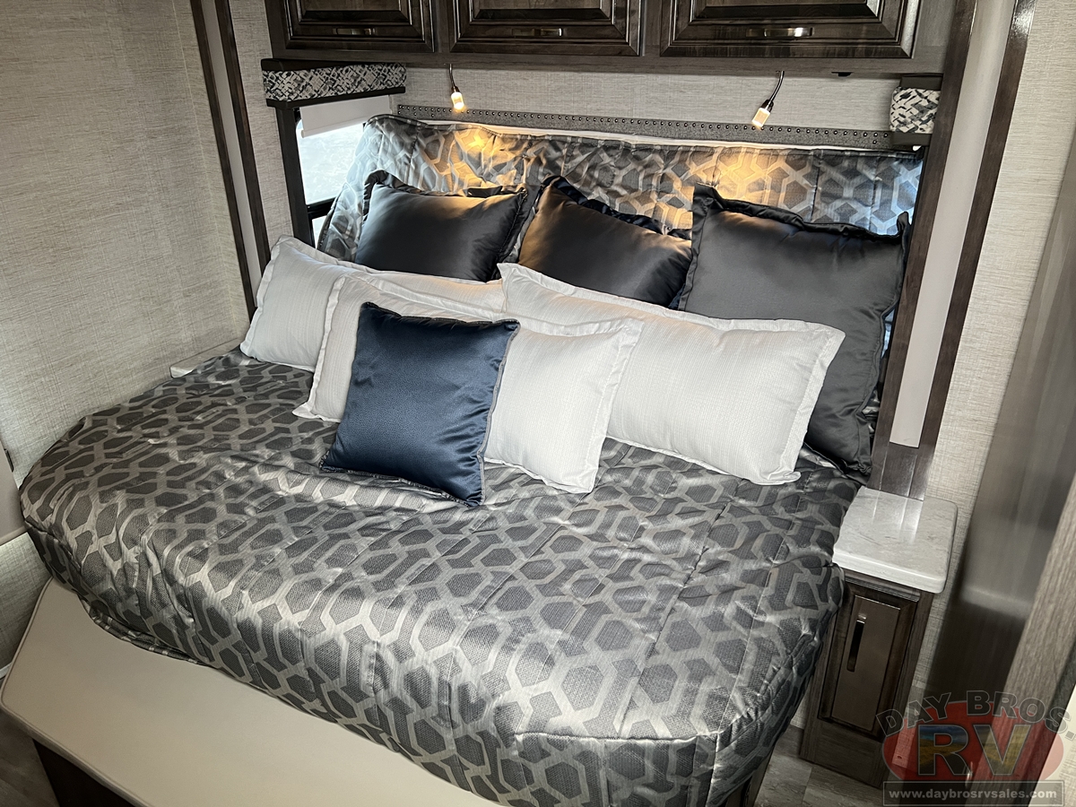 2022 Jayco Seneca Motorhome