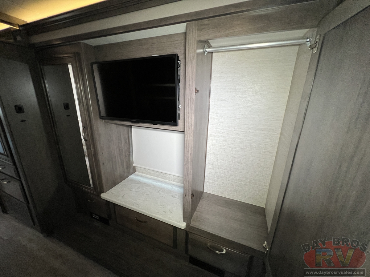 2022 Jayco Seneca Motorhome