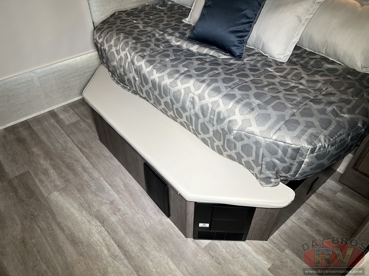 2022 Jayco Seneca Motorhome