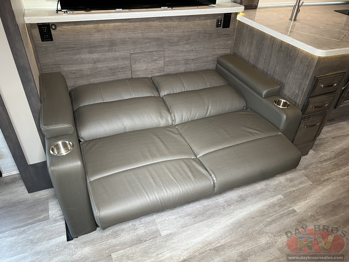 2022 Jayco Seneca Motorhome