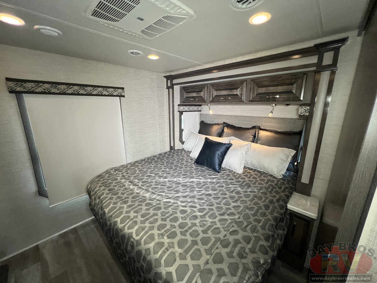 2022 Jayco Seneca Motorhome