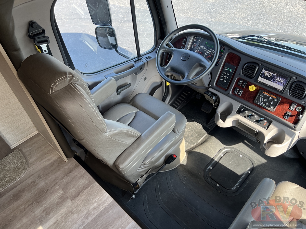 2022 Jayco Seneca Motorhome
