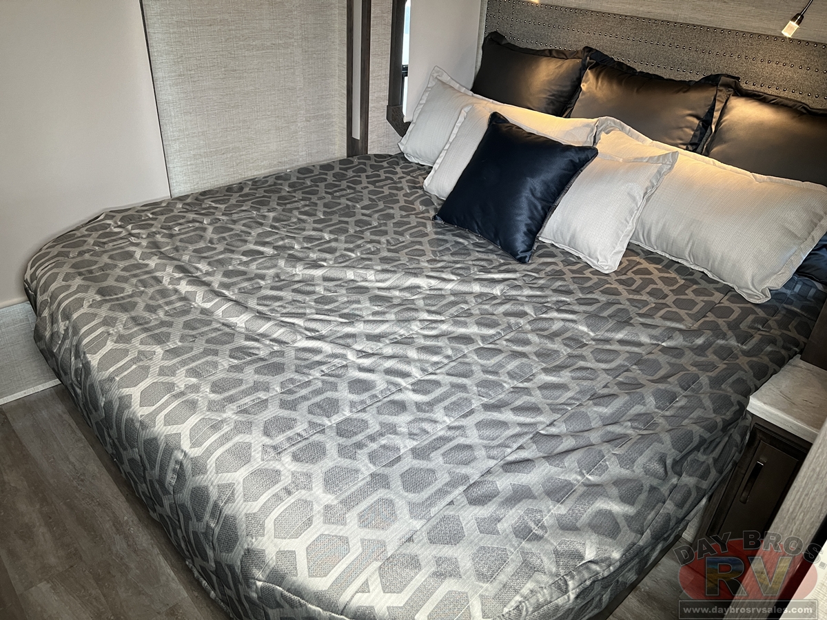 2022 Jayco Seneca Motorhome