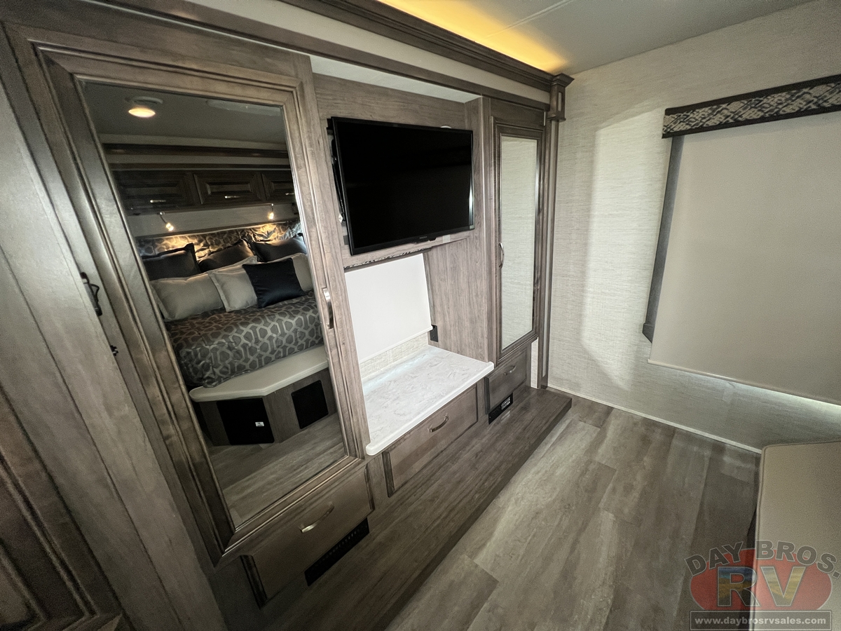 2022 Jayco Seneca Motorhome