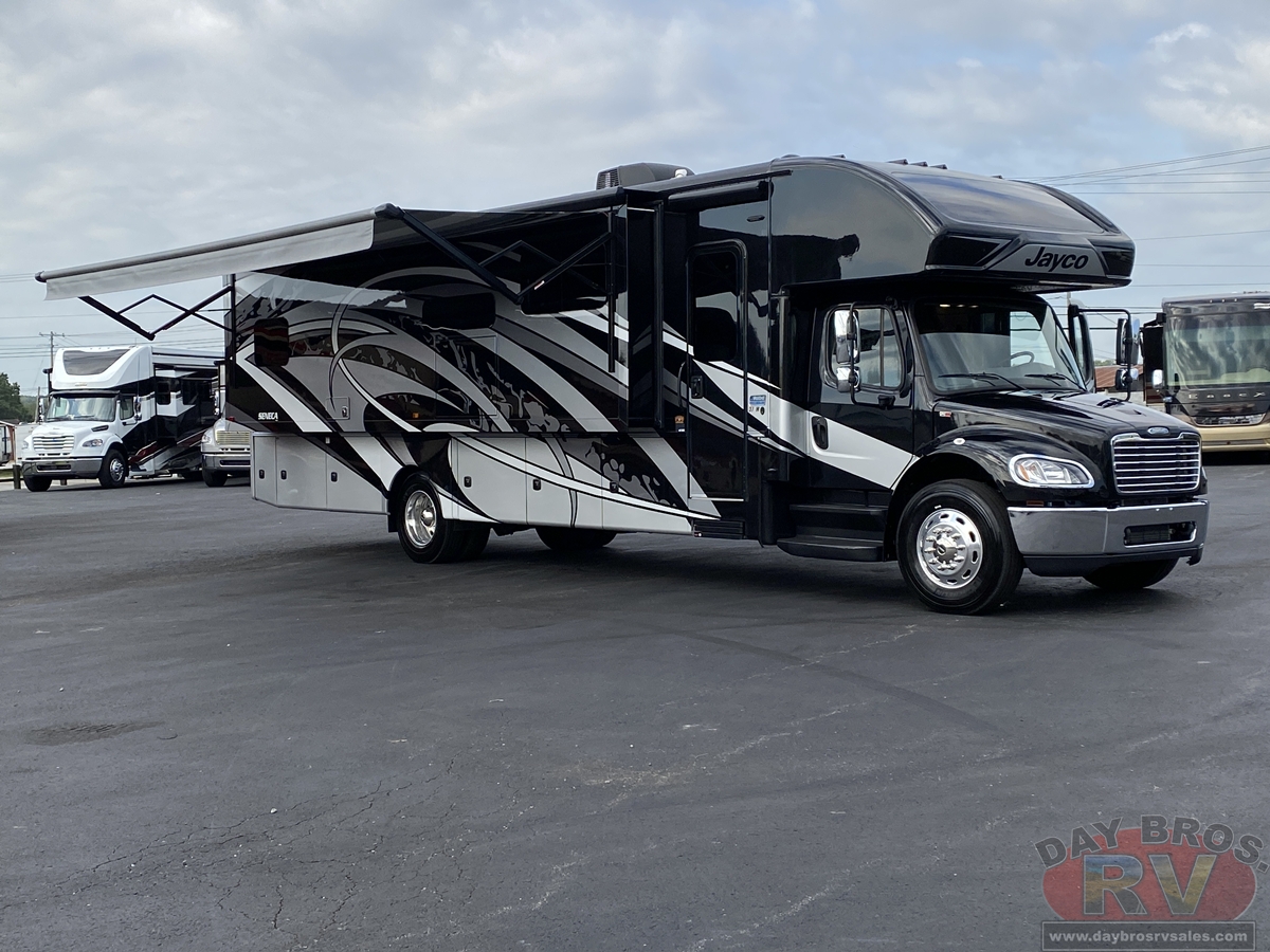 2022 Jayco Seneca Motorhome