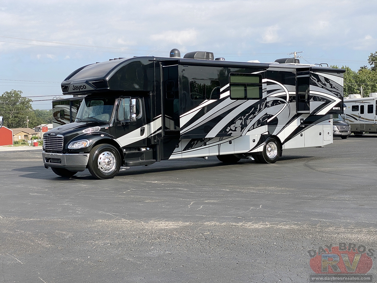 2022 Jayco Seneca Motorhome
