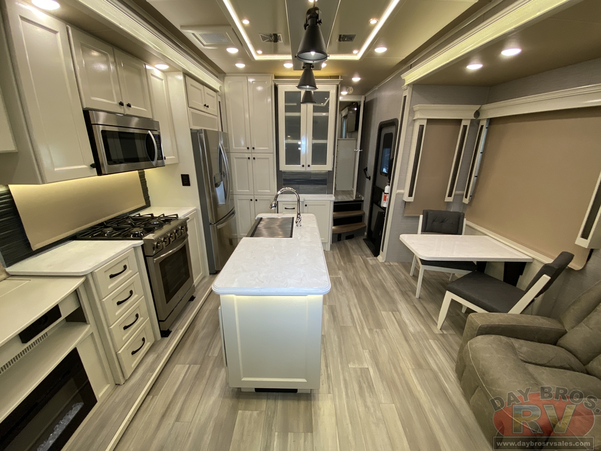 2022 Vanleigh The Beacon Fifth Wheel