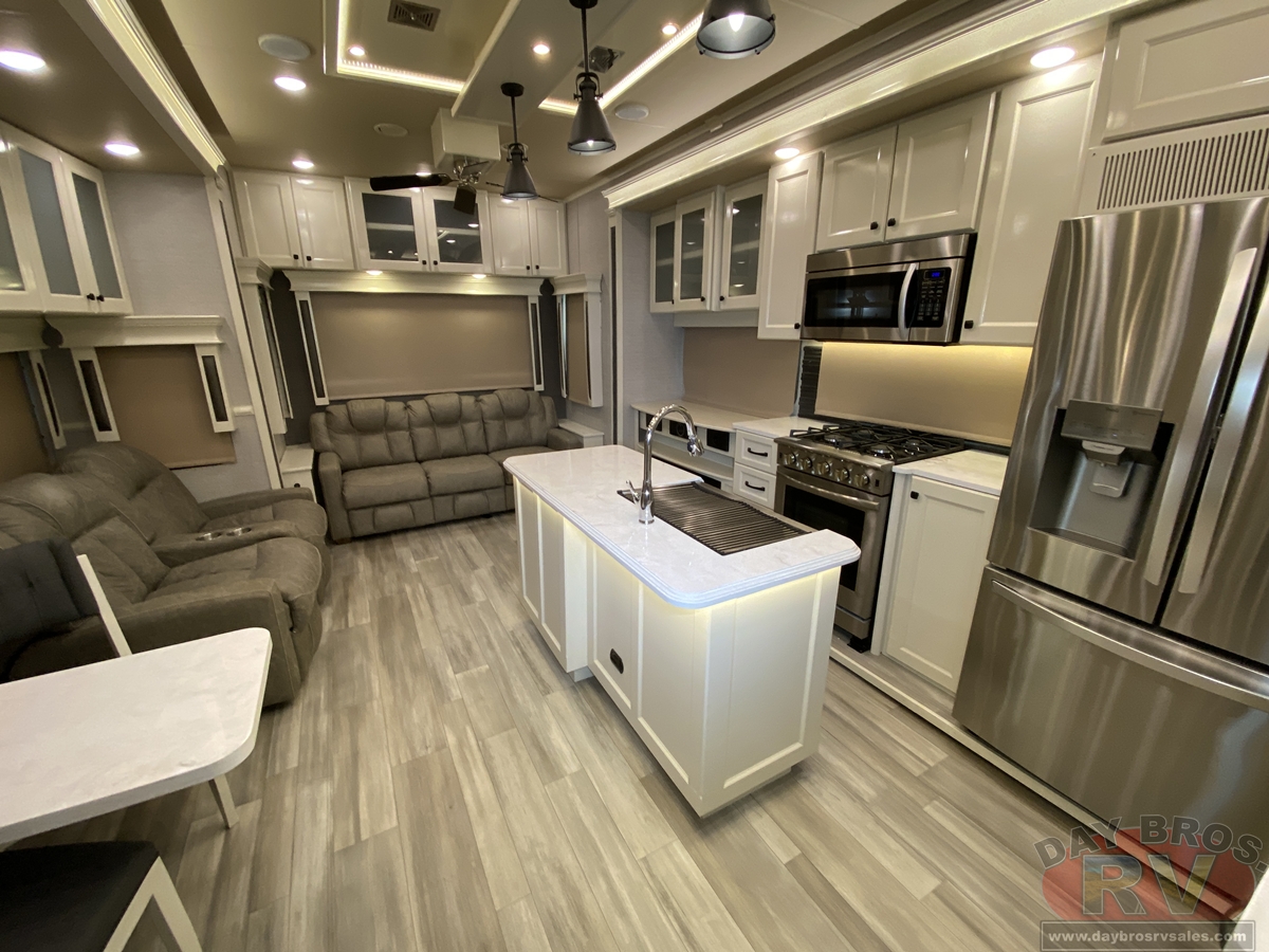 2022 Vanleigh The Beacon Fifth Wheel