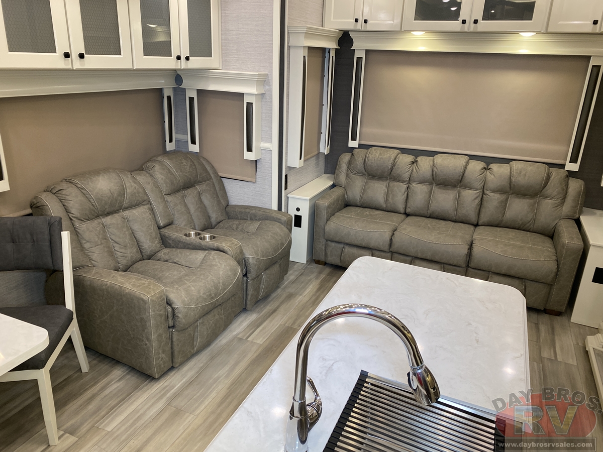 2022 Vanleigh The Beacon Fifth Wheel