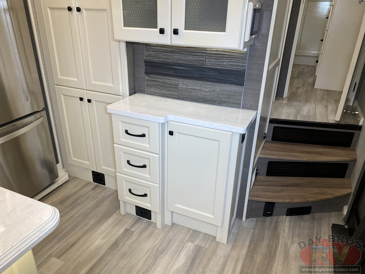2022 Vanleigh The Beacon Fifth Wheel