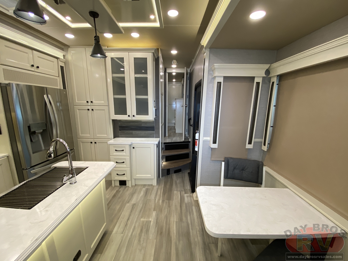 2022 Vanleigh The Beacon Fifth Wheel