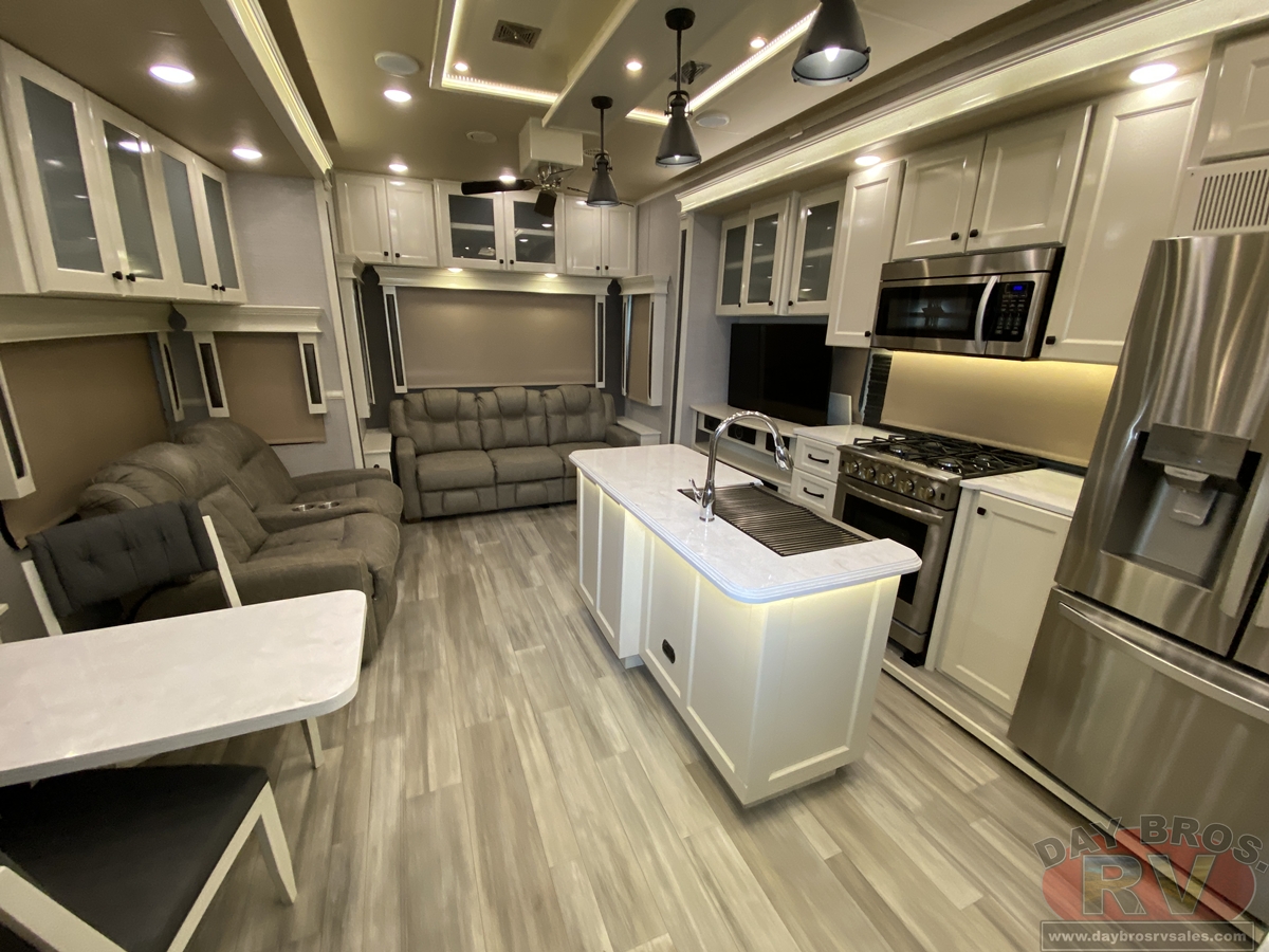 2022 Vanleigh The Beacon Fifth Wheel