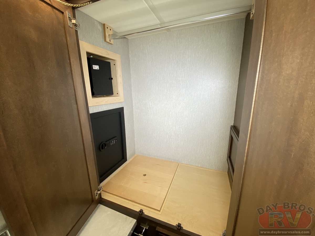 2023 Newmar Super Star Motorhome