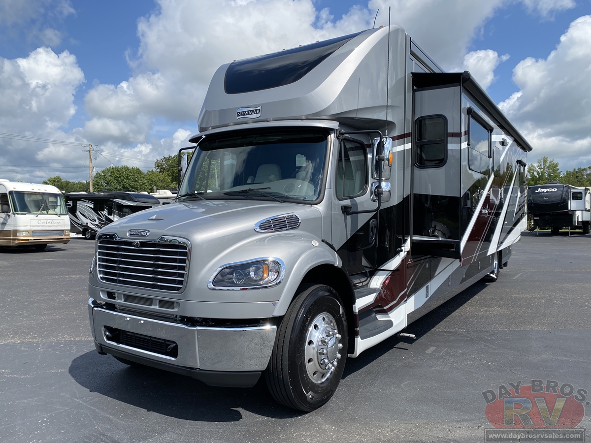 2023 Newmar Super Star Motorhome