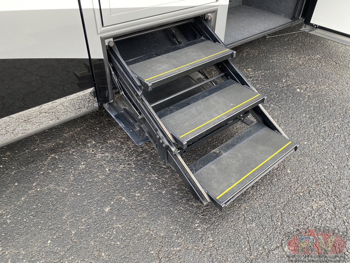 2023 Newmar Super Star Motorhome