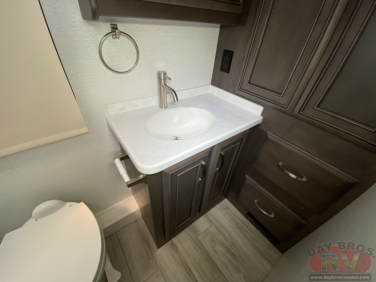 2024 Entegra Coach Accolade XL Motorhome