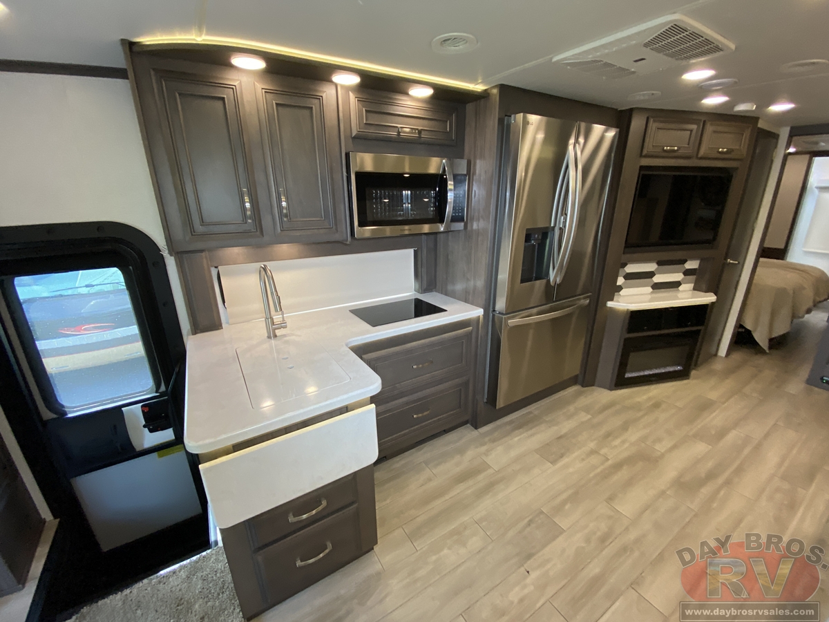 2024 Entegra Coach Accolade XL Motorhome