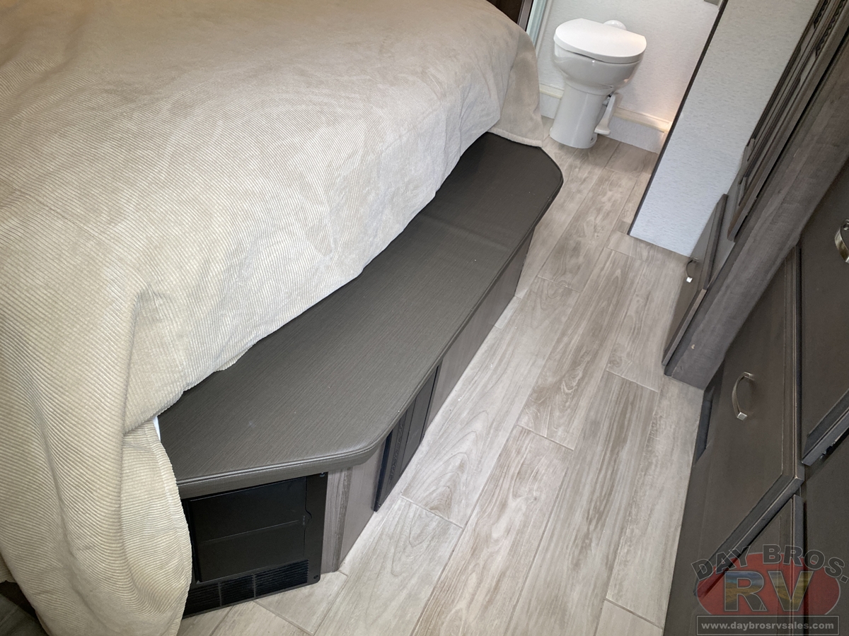 2024 Entegra Coach Accolade XL Motorhome