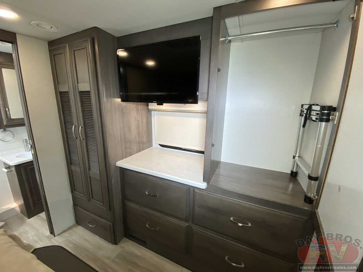 2024 Entegra Coach Accolade XL Motorhome