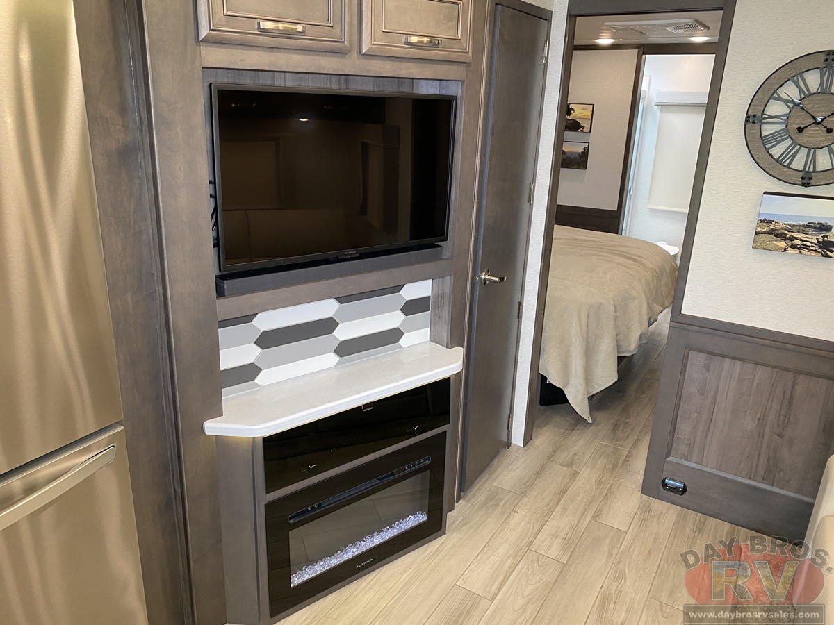 2024 Entegra Coach Accolade XL Motorhome