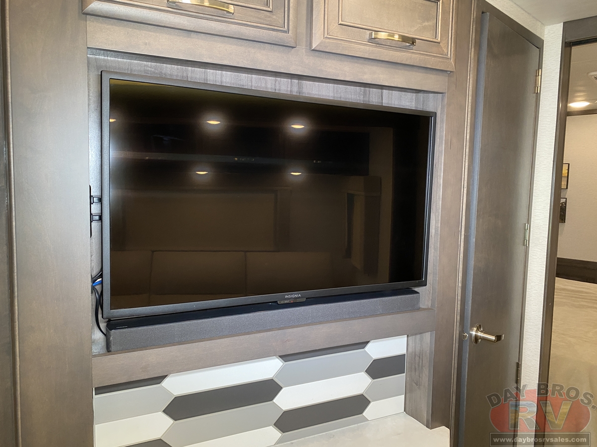 2024 Entegra Coach Accolade XL Motorhome