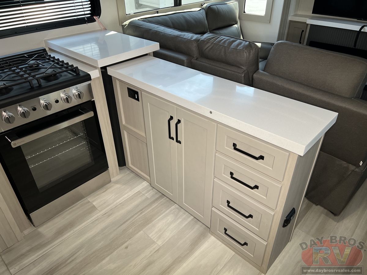 2025 Grand Design Momentum M-Class Toy Hauler Fifth Wheel