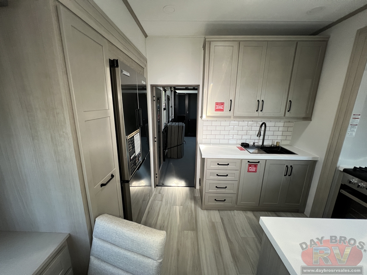 2025 Grand Design Momentum M-Class Toy Hauler Fifth Wheel