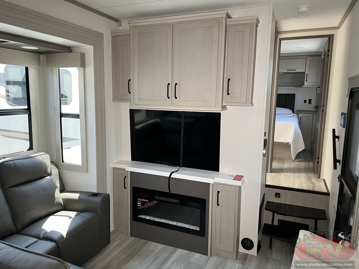 2025 Grand Design Momentum M-Class Toy Hauler Fifth Wheel